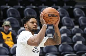 在每一场比 在每一场比