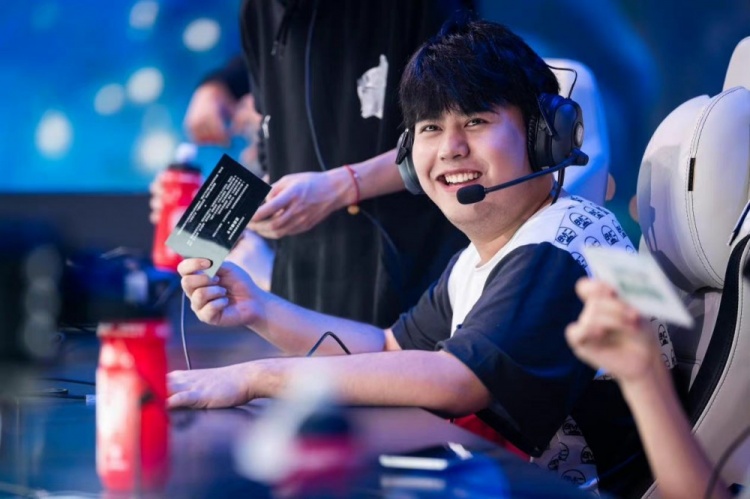 伏明霞把重 伏明霞把重