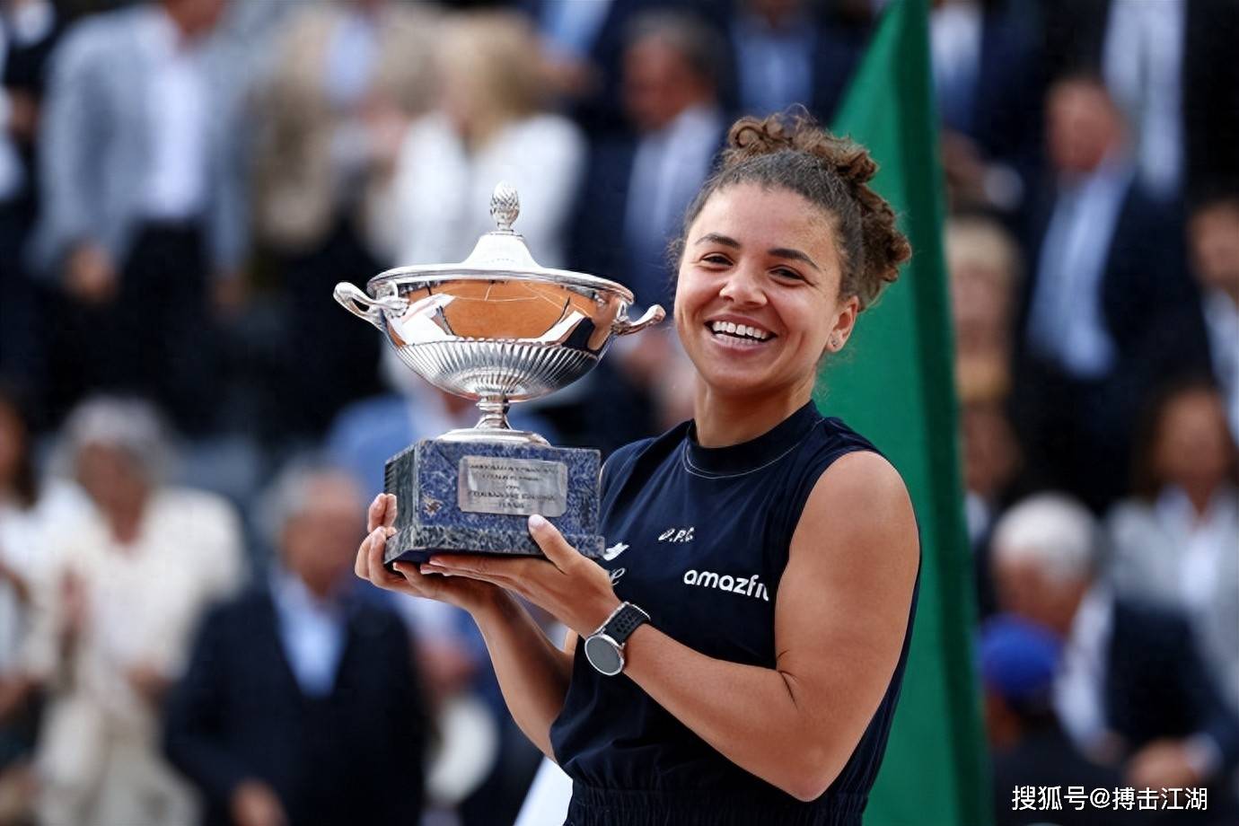 双方虽然握 双方虽然握