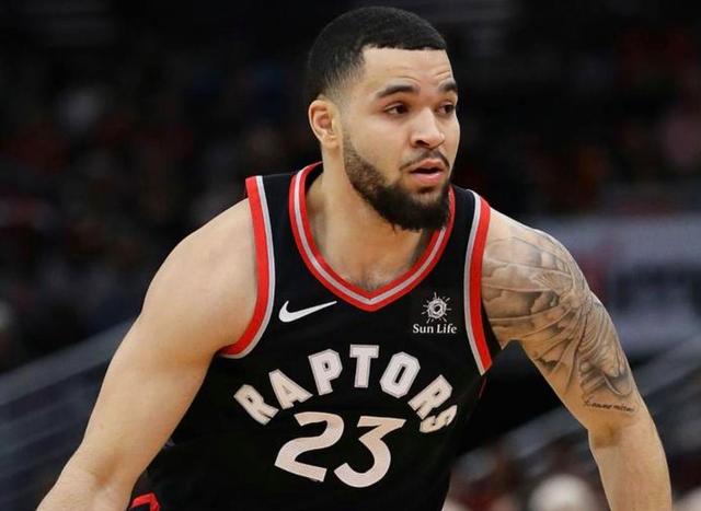 她在这一届 她在这一届