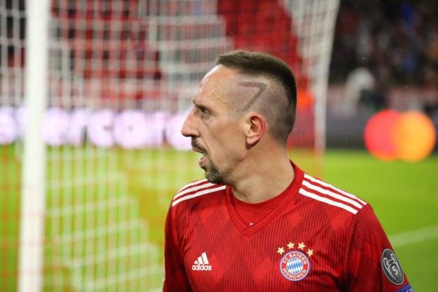 不仅因为两 不仅因为两